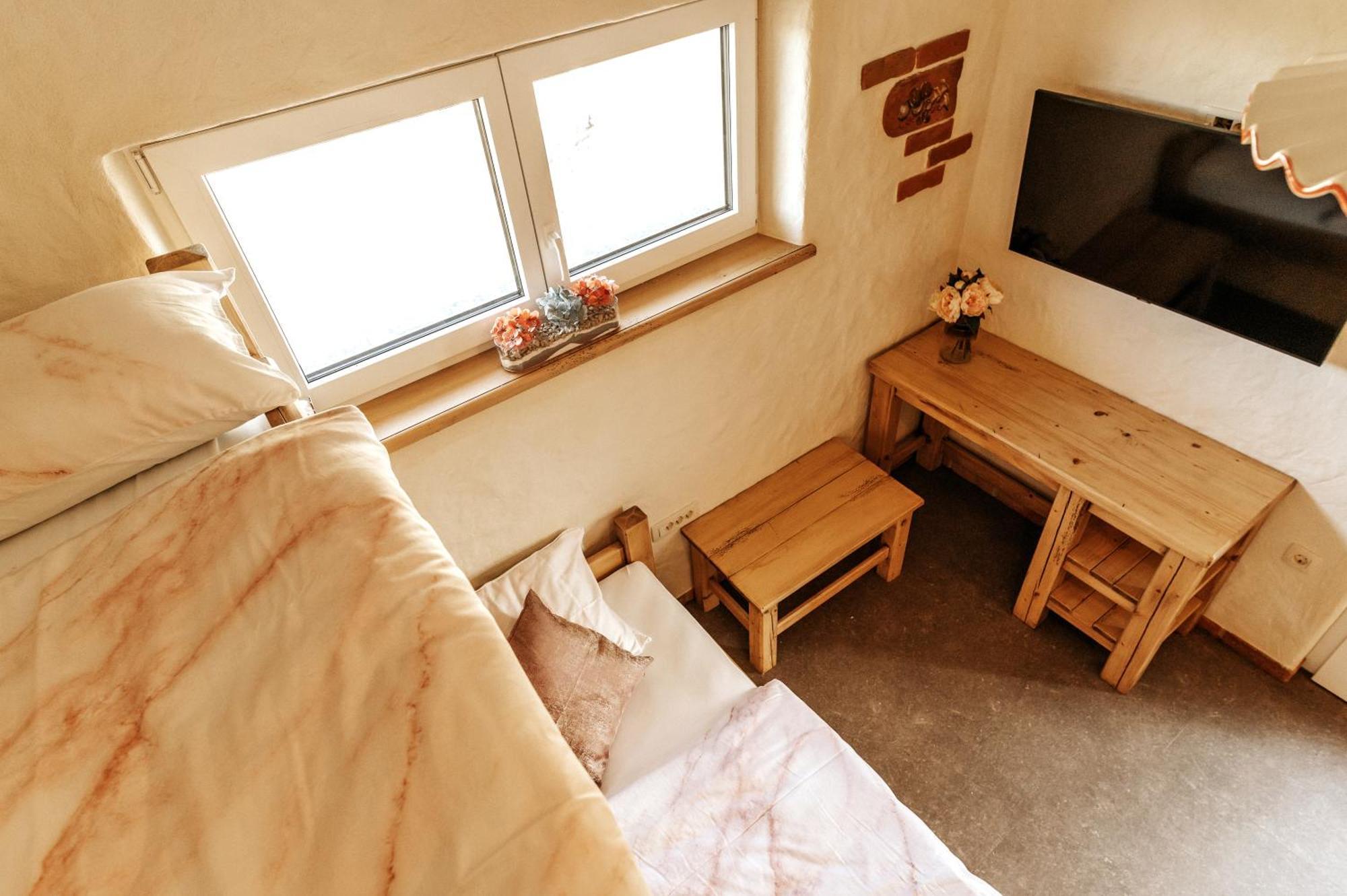 ホテル Gostilnica Orle - Sleeping In The Tower Škofljica エクステリア 写真